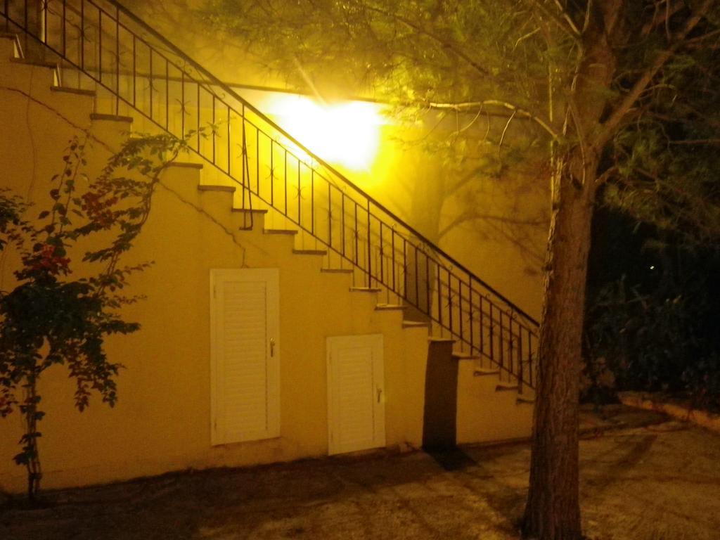 Villa Theodora Keri Екстериор снимка